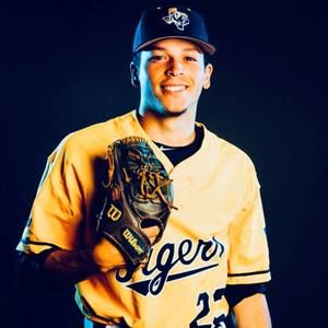 Meet your Posher, Derrick